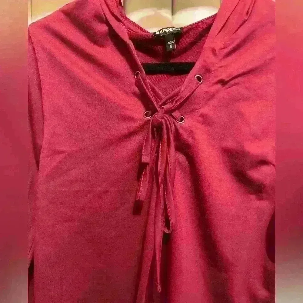 Express Cropped hoodie with cross cross ties in front. Maroon color size XS - Image 4