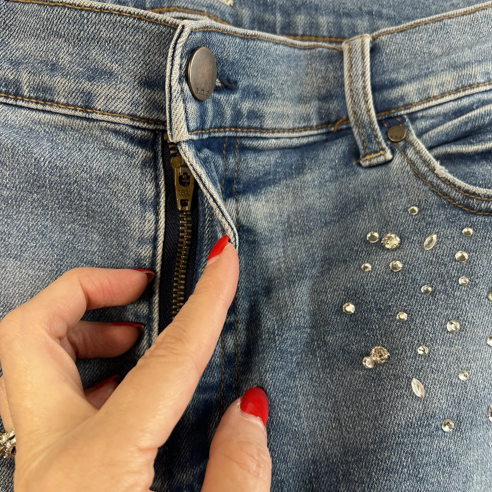 a.n.a. A New Approach Sz 14 High Rise Straight Jeans Bling Rhinestone Embellish Blue - Image 5