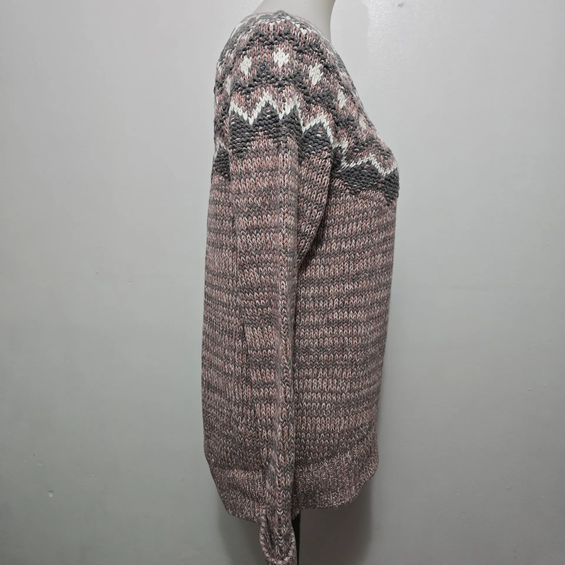 G.H. Bass Pink Gray Fair Isle Crew Sweater Medium Scandi Cabin Preppy - Image 4