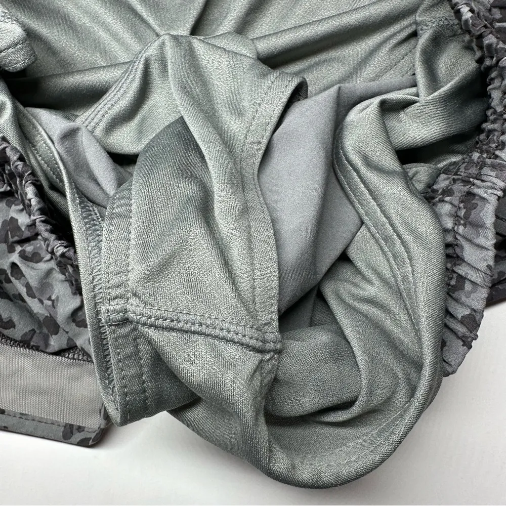 Athleta Women’s Shorts S Run Racer Leopard 4" Black Gray Workout Gym Animal - Image 8