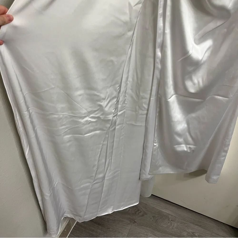 New Miss Circle Holly White Crystallized Corset High Slit Satin Gown Size Medium - Image 9