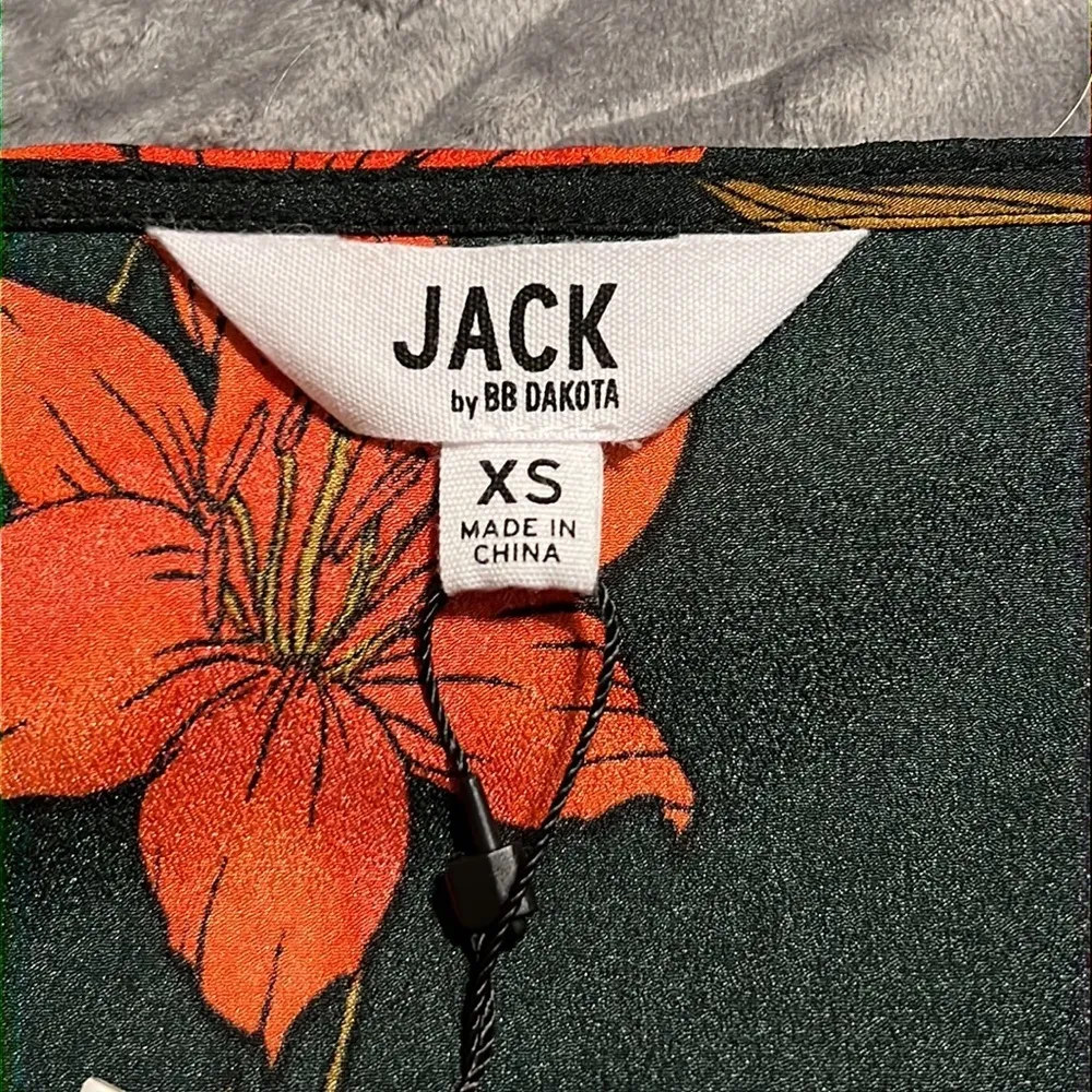 Jack by BB Dakota womens v-neck mini floral dress ruffled hem Easter fit & flare - Image 8