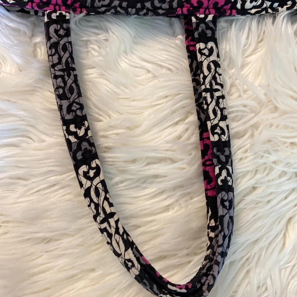Vera Bradley Tote excellent condition no rips,smell or stain see pictures - Image 3