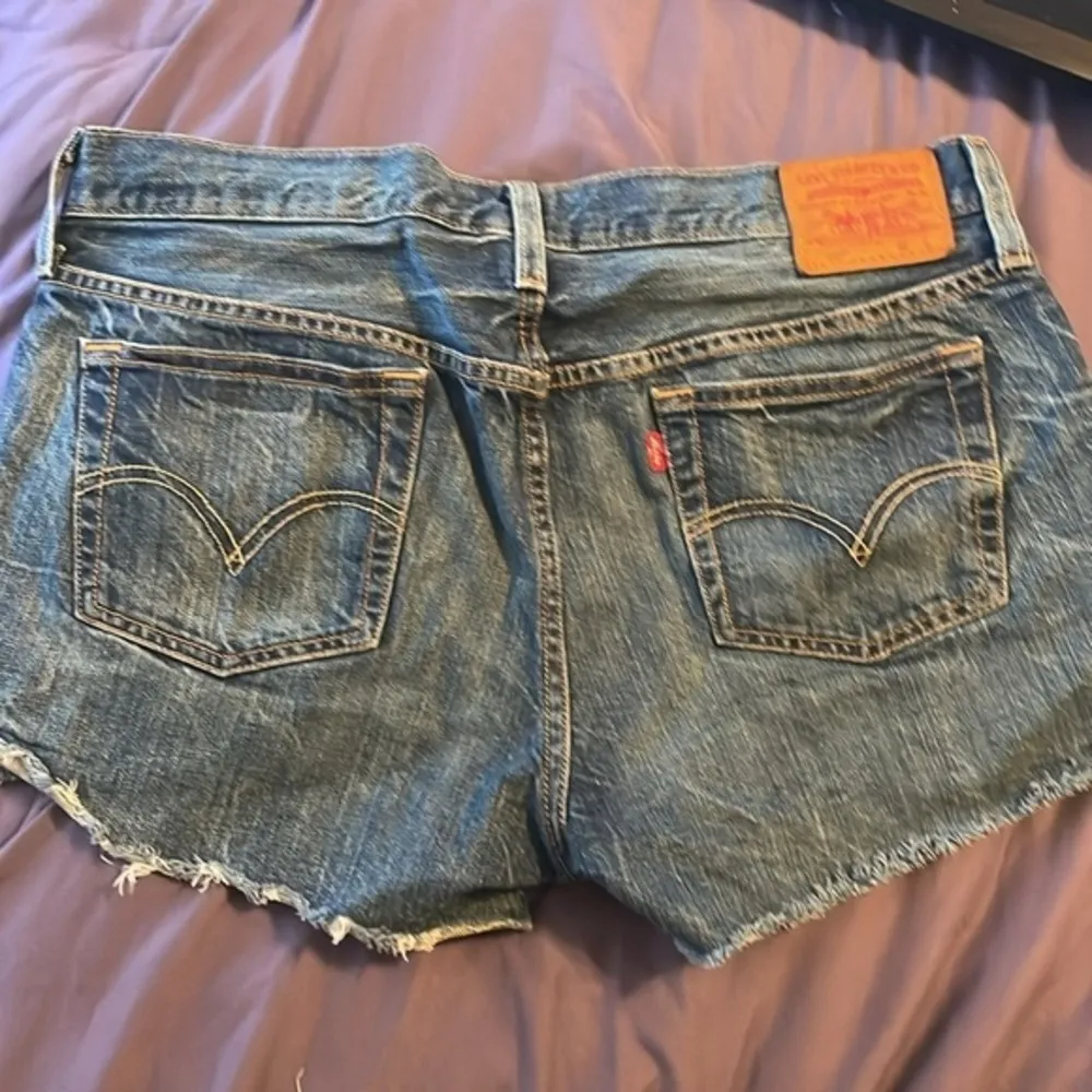 Levi’s 501 Jean Shorts Button Up Raw Hem Size 26 - Image 2