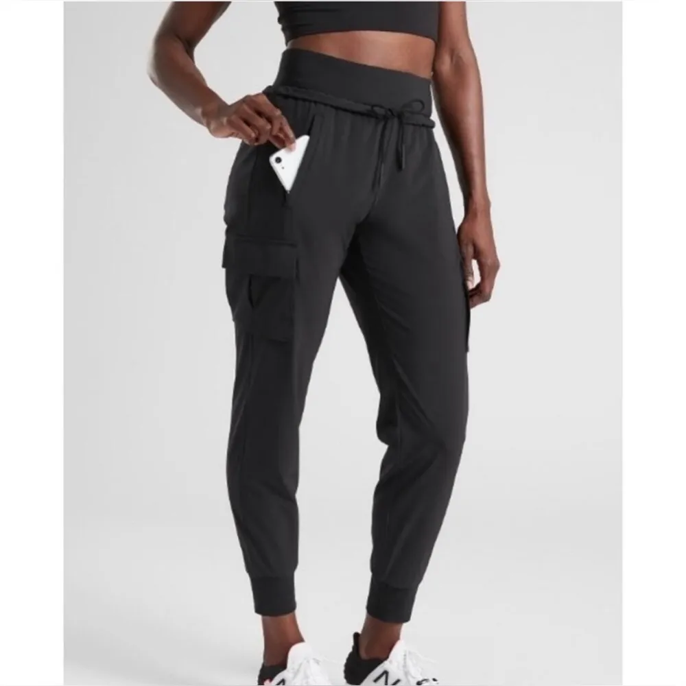 Athleta Sutton Joggers Size 4 Black Mid Rise Cargo Pant Drawstring Athleisure - Image 3