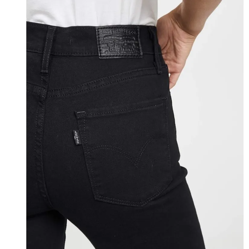 $98 Levi's Women's Premium 724 High Rise Straight Crop Jeans - Size 28 - Black - Image 5