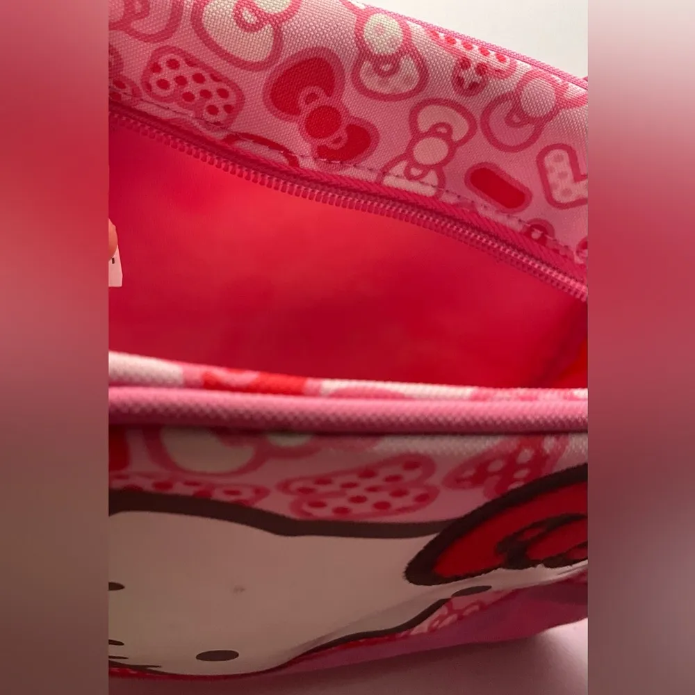 A Sweet Small Vintage Sanrio 2014 Hello Kitty Nylon Handbag - Image 6