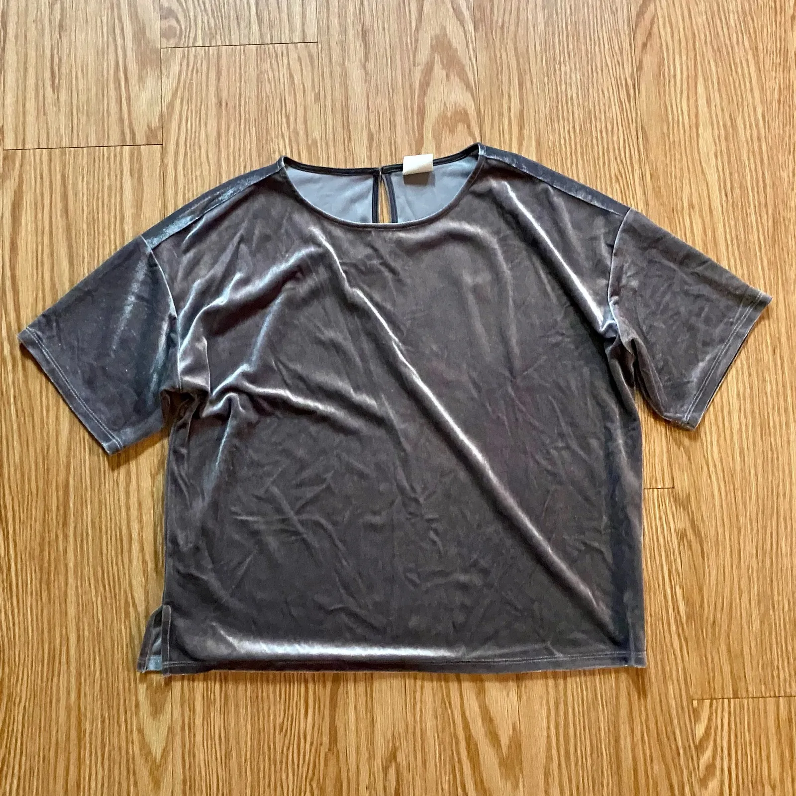 Matilda Jane’s Good Hart Parthenon Velour Cropped Shirt Gray Womens Medium - Image 3