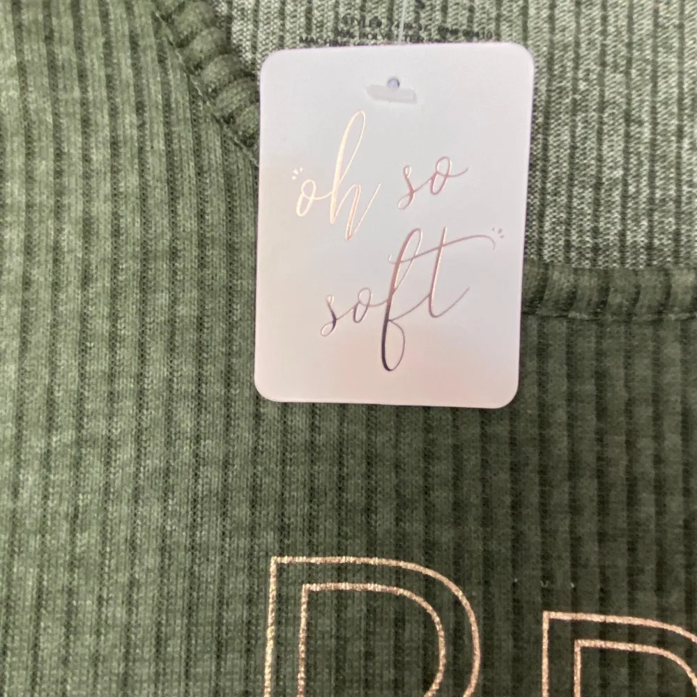 Danskin Oh so soft Breathe Olive Green Shirt NWT Women’s Size S - Image 3