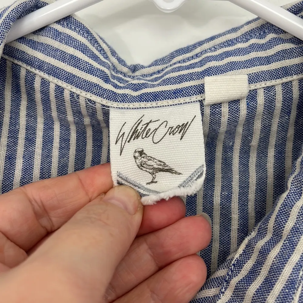 White Crow  Small Blue and White Pinstripe Lace Button Down Sleeveless Blouse - Image 3