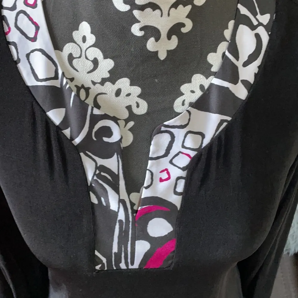 CHICO’S TRAVELERS Black 3/4 Sleeve Top Size 0 (S4) - Image 2