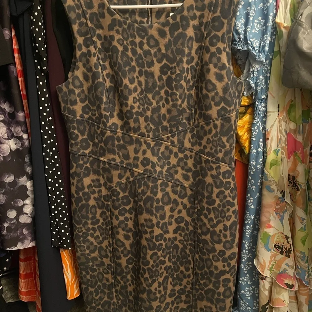 🍁TOMMY HILFIGER Velvet Brown Animal Print Sleeveless Dress Size: 16 - Image 2