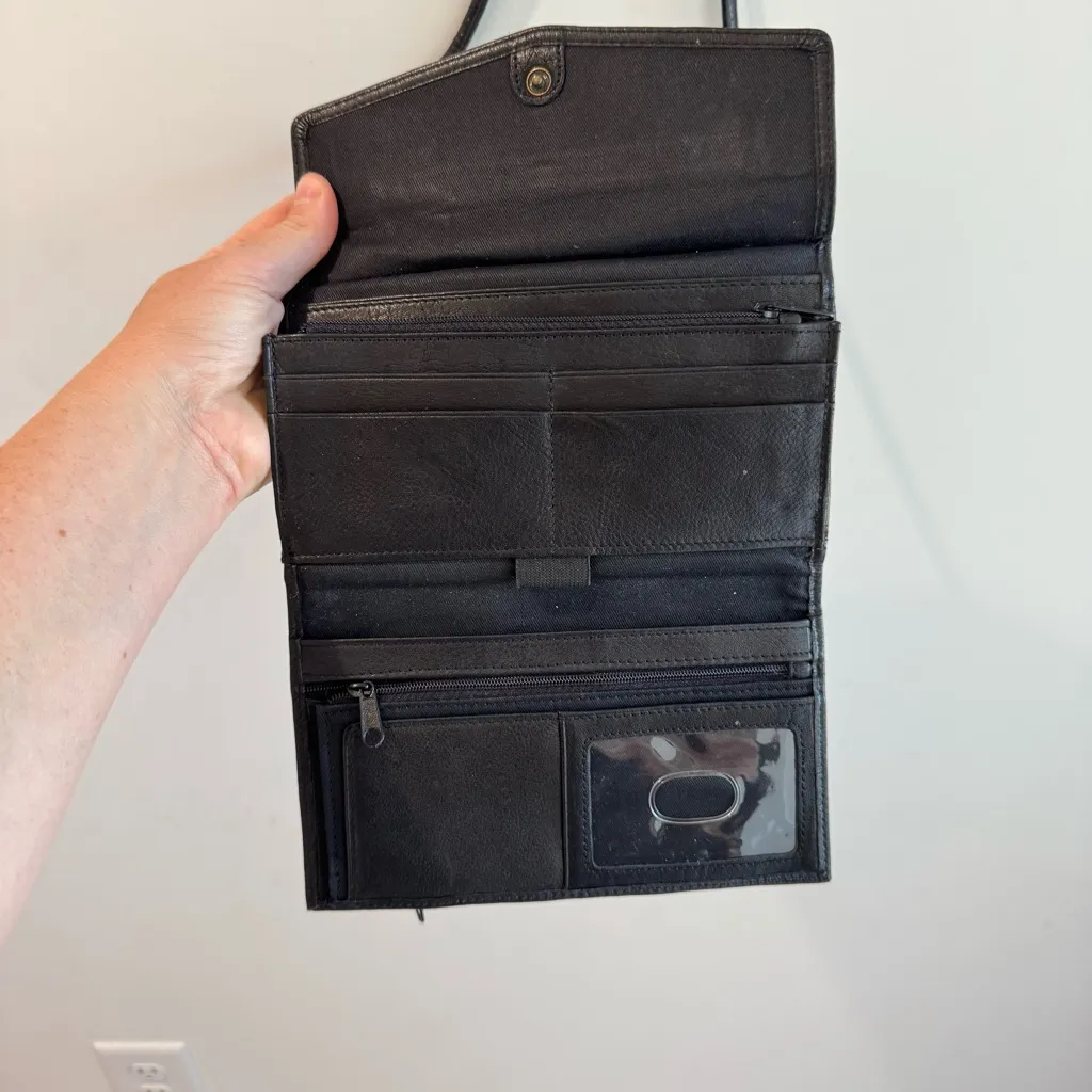 Fossil Tri Fold Black Leather Wallet Bag - Image 8