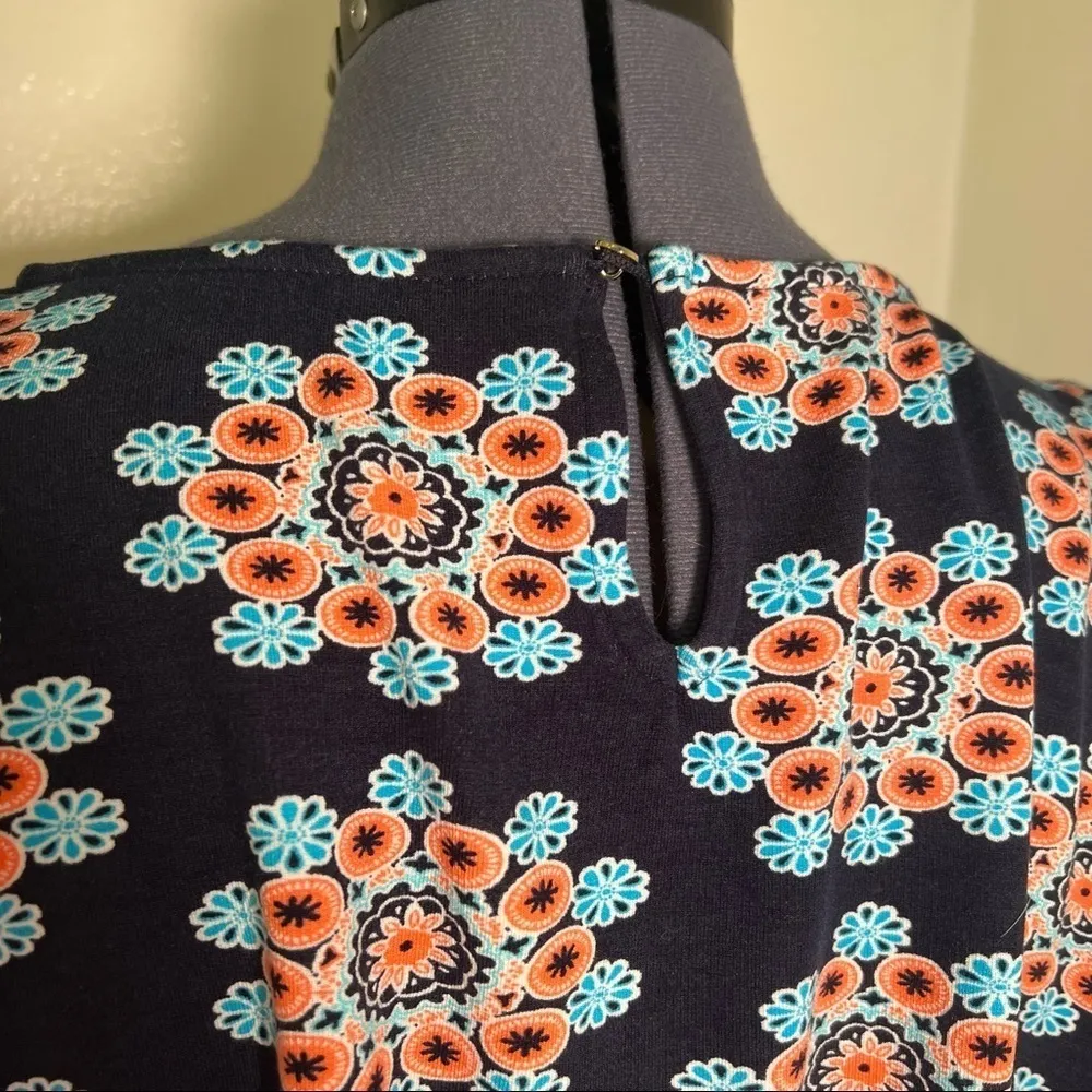 Crown & Ivy Blouse Navy Coral Floral Scallop Hem - Image 7