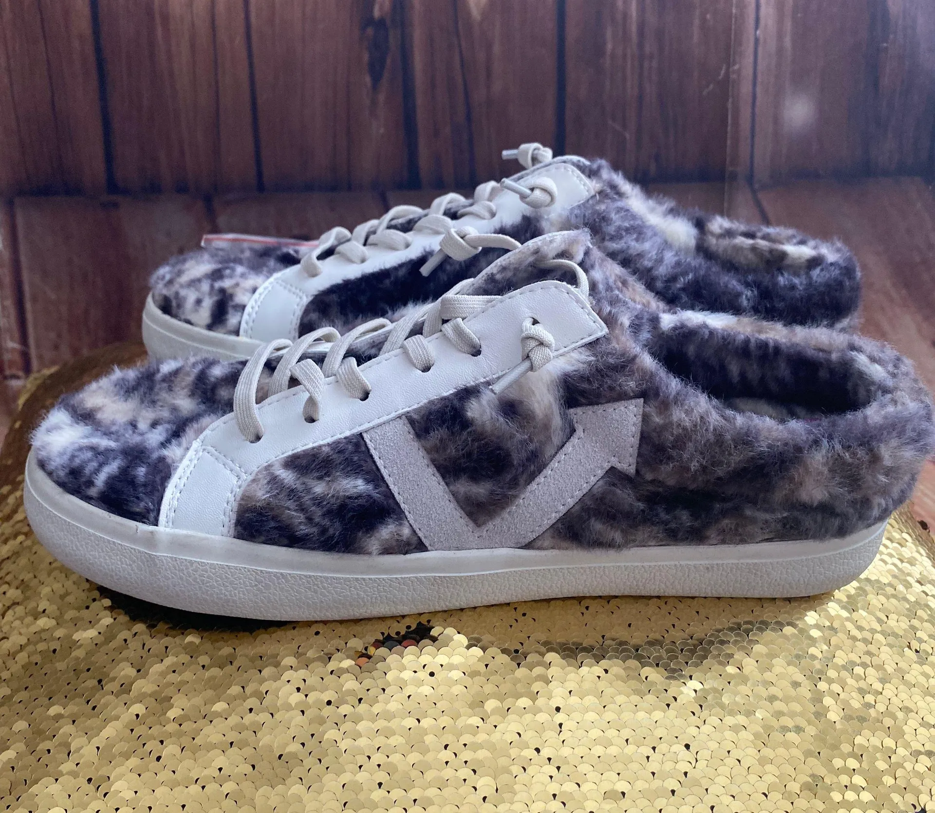 vintage savannah Faux Fur Mule Sneakers Sz 8.5 - Image 3