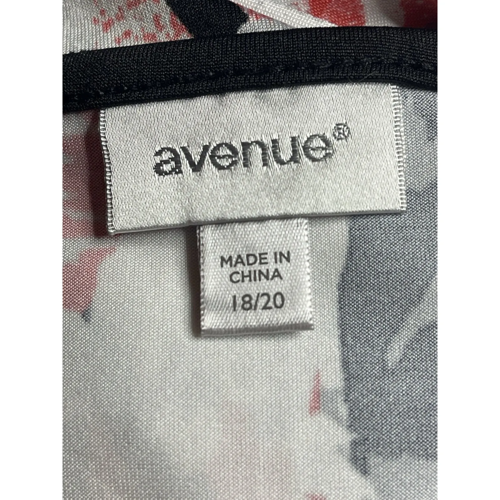 Avenue Tunic Top Fairville Women's Plus Size 18/2 Red Geometric Flowy Bin 11 - Image 3