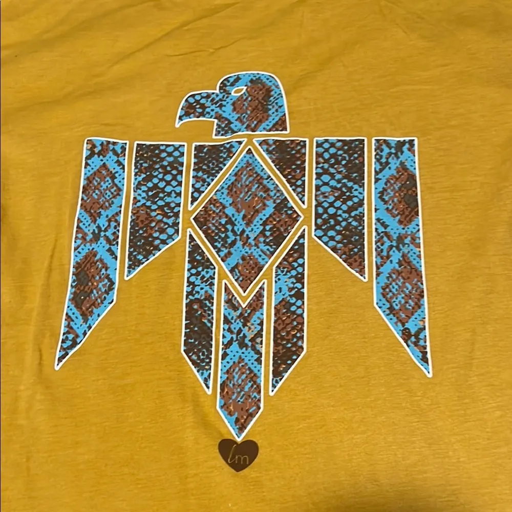 Lulu Mac Yellow Graphic Tee with Blue Accents like new. Western wear Size XXL - Image 2