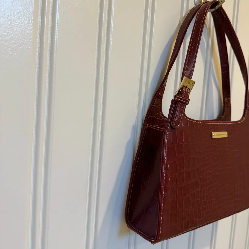 Liz Claiborne Women's Bag Purse Handbag Red Patent Crocodile Leather - Image 4