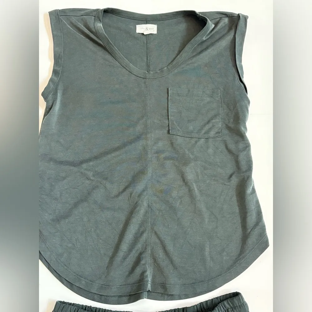 Lou & Grey Green Lounge Set Pajama Set Top XS, Bottoms Small - Image 3