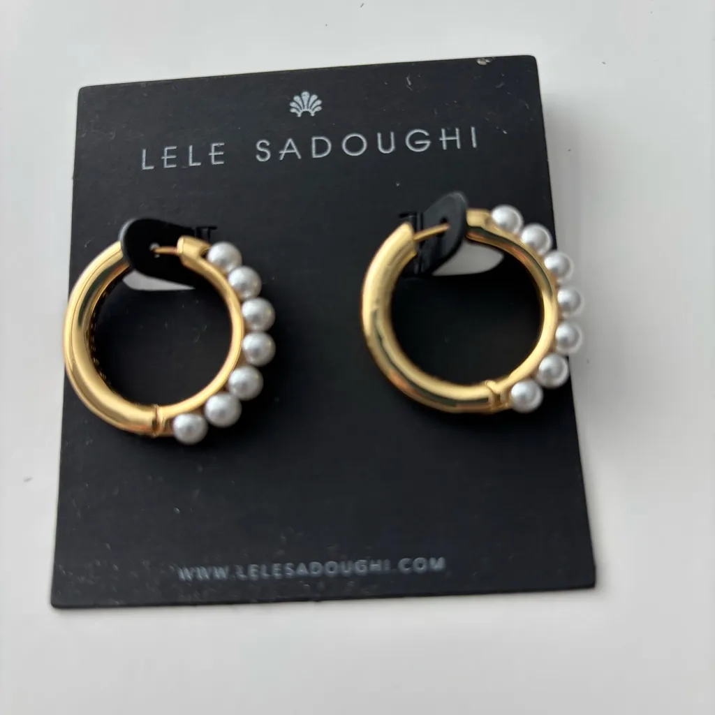 NWOT Lele Sadoughi Gold and Pearl Hoop Earrings - Image 5