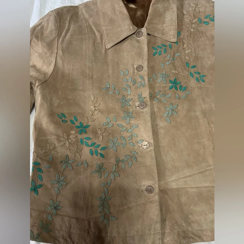 Coldwater Creek beige blue suede flower petal applique jacket - Image 2