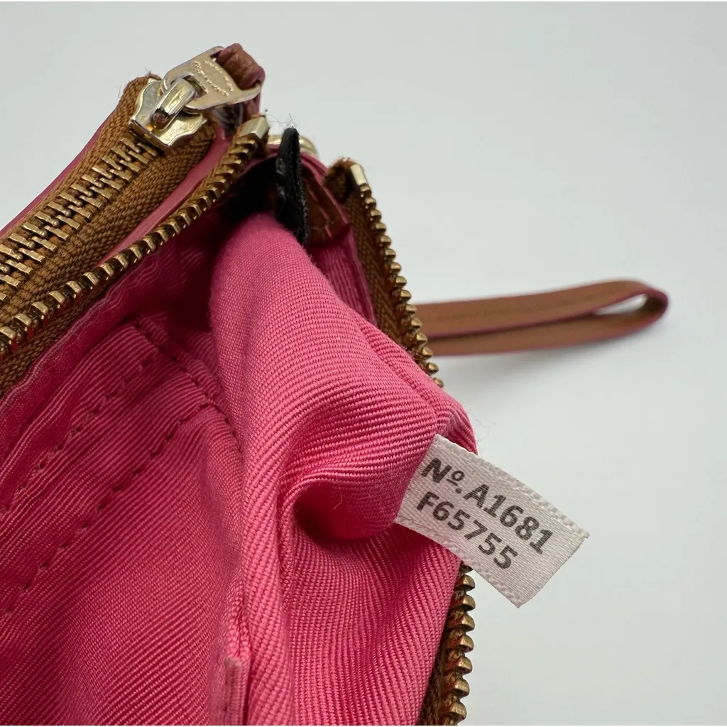 Coach VINTAGE Double Zip Pebbled Leather Wristlet/Wallet - Image 10