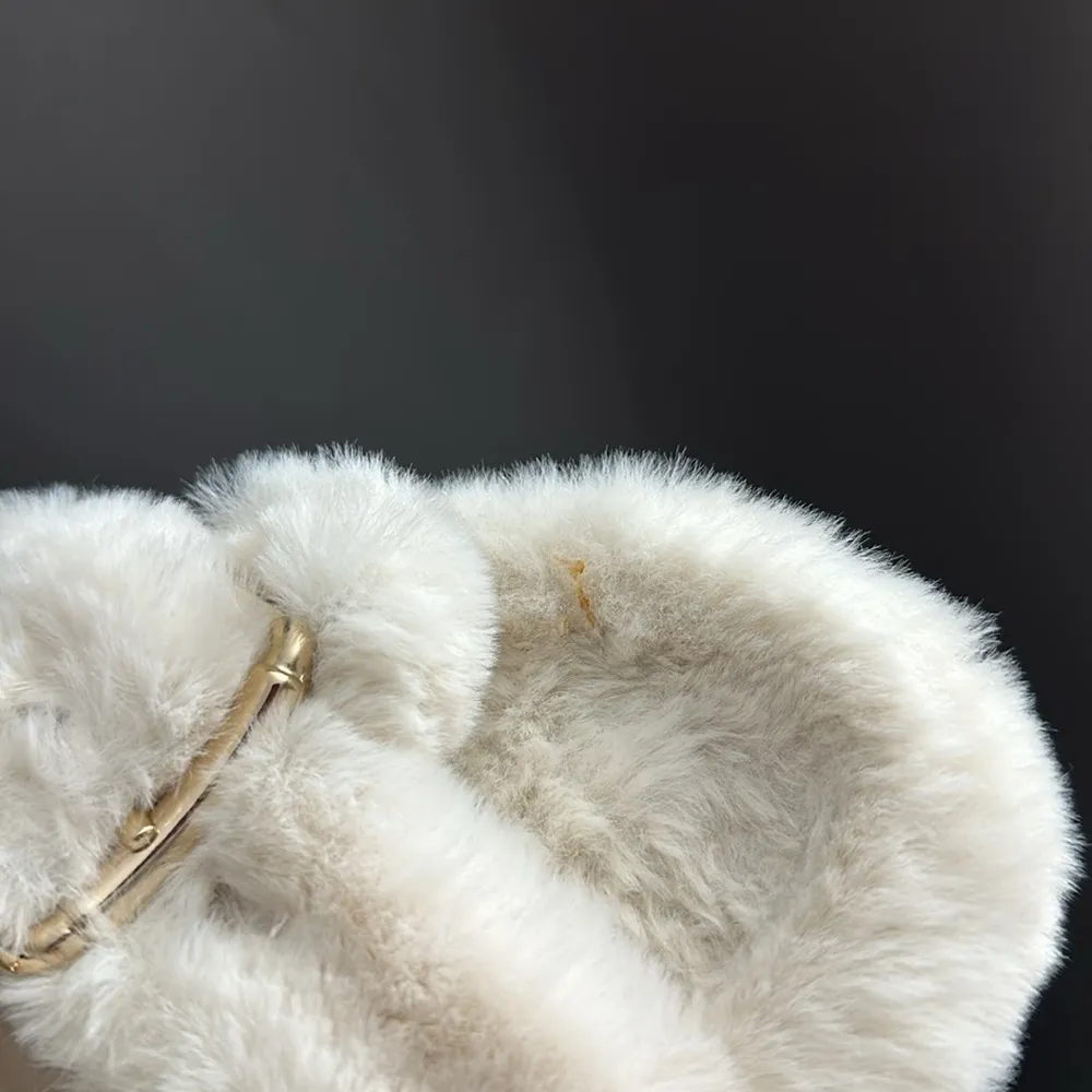 H&M creamy beige home slippers, outside wear size 7 - Image 6