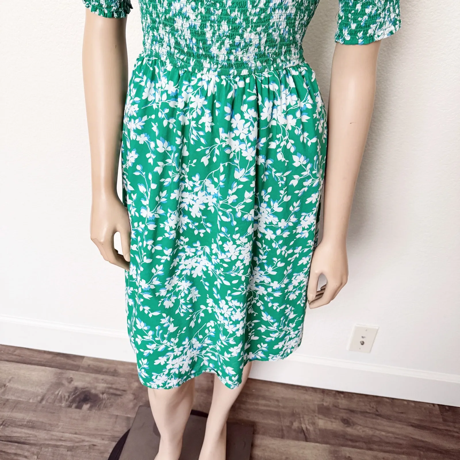 [Draper James] Green Shadow Cam Smocked Floral Puff Sleeve Mini Dress Sz Medium - Image 7