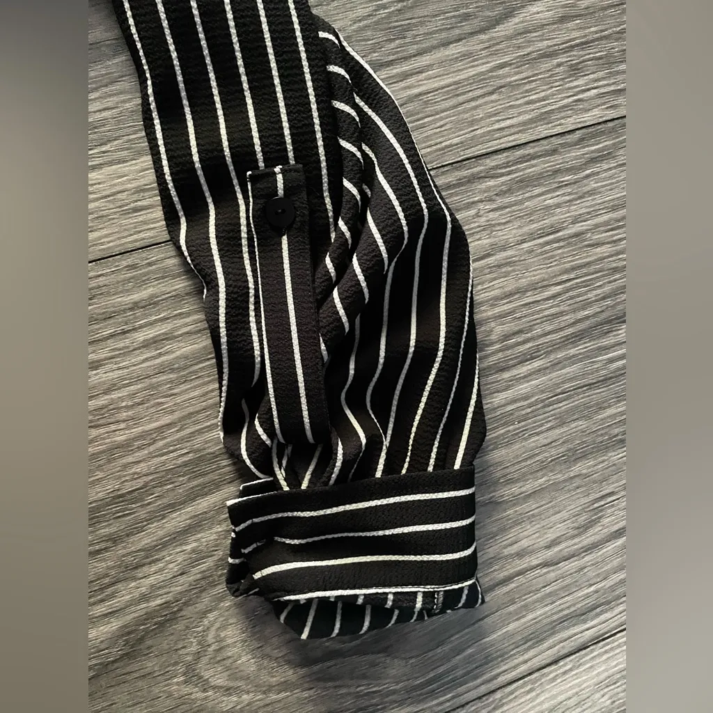 Active USA Women’s Striped Button-Down Shirt Size M - Image 5