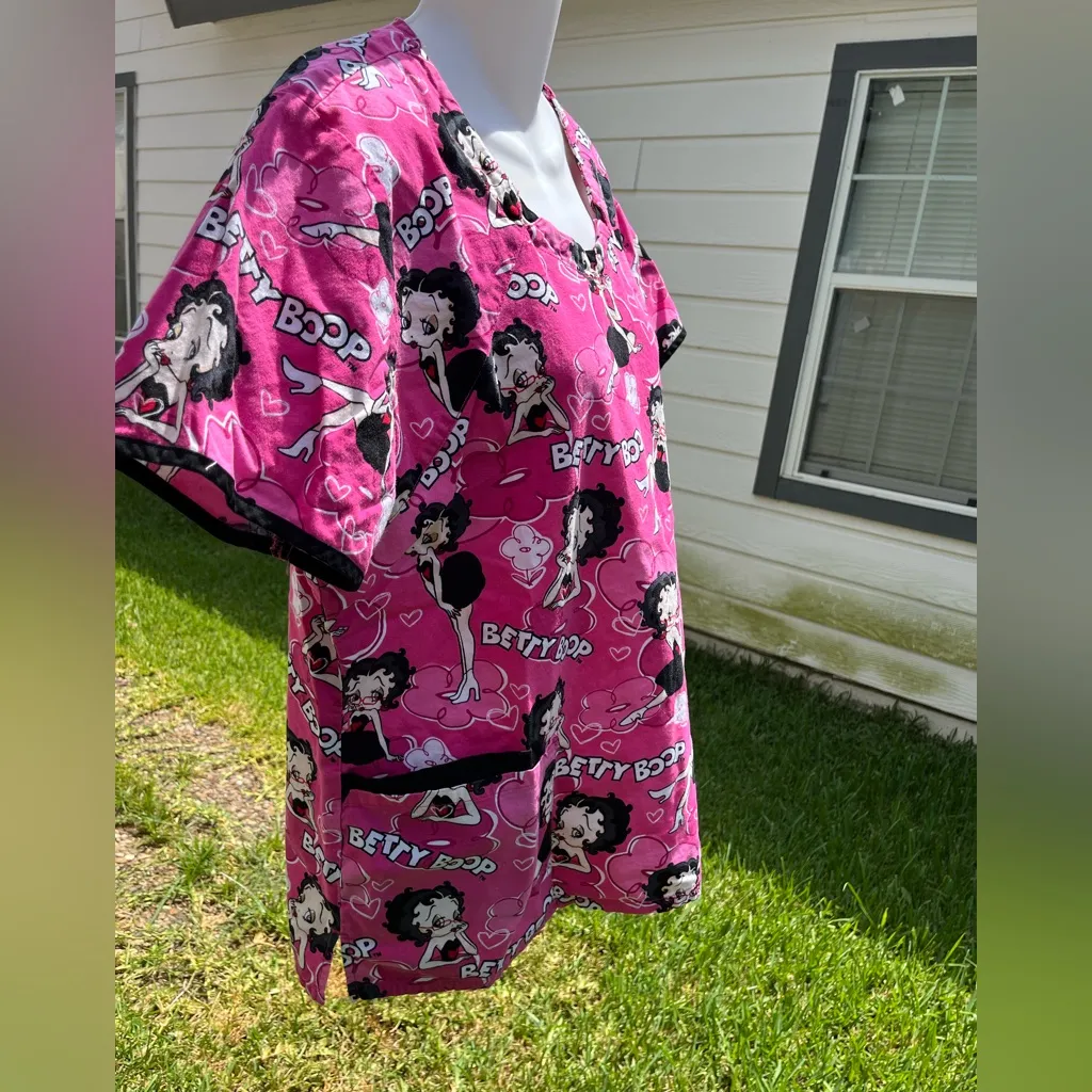 Betty Boop Pink Scrub Top - Image 2