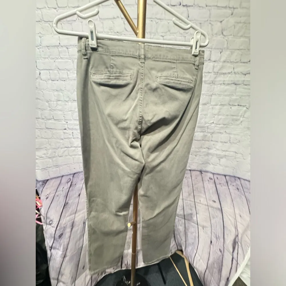 J. Crew Vintage Straight Chino Women’s Khakis size 26T in Light Green - Image 7