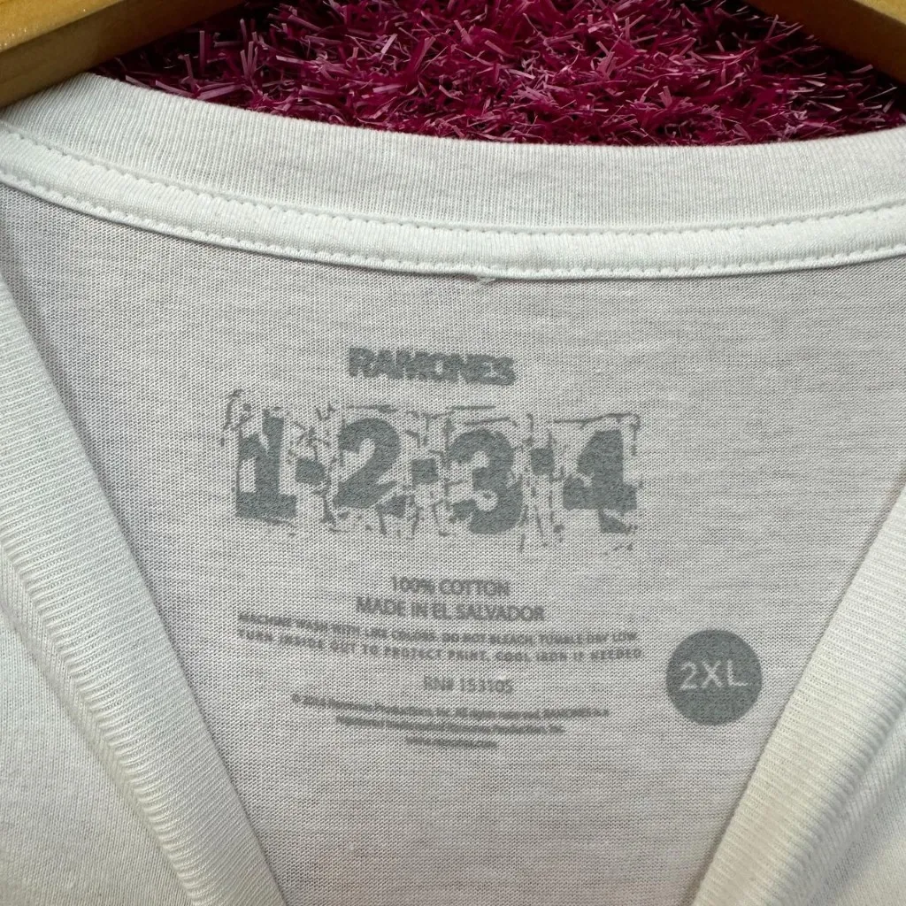 The Ramones Punk Rock New York Tshirt size 2X - Image 4