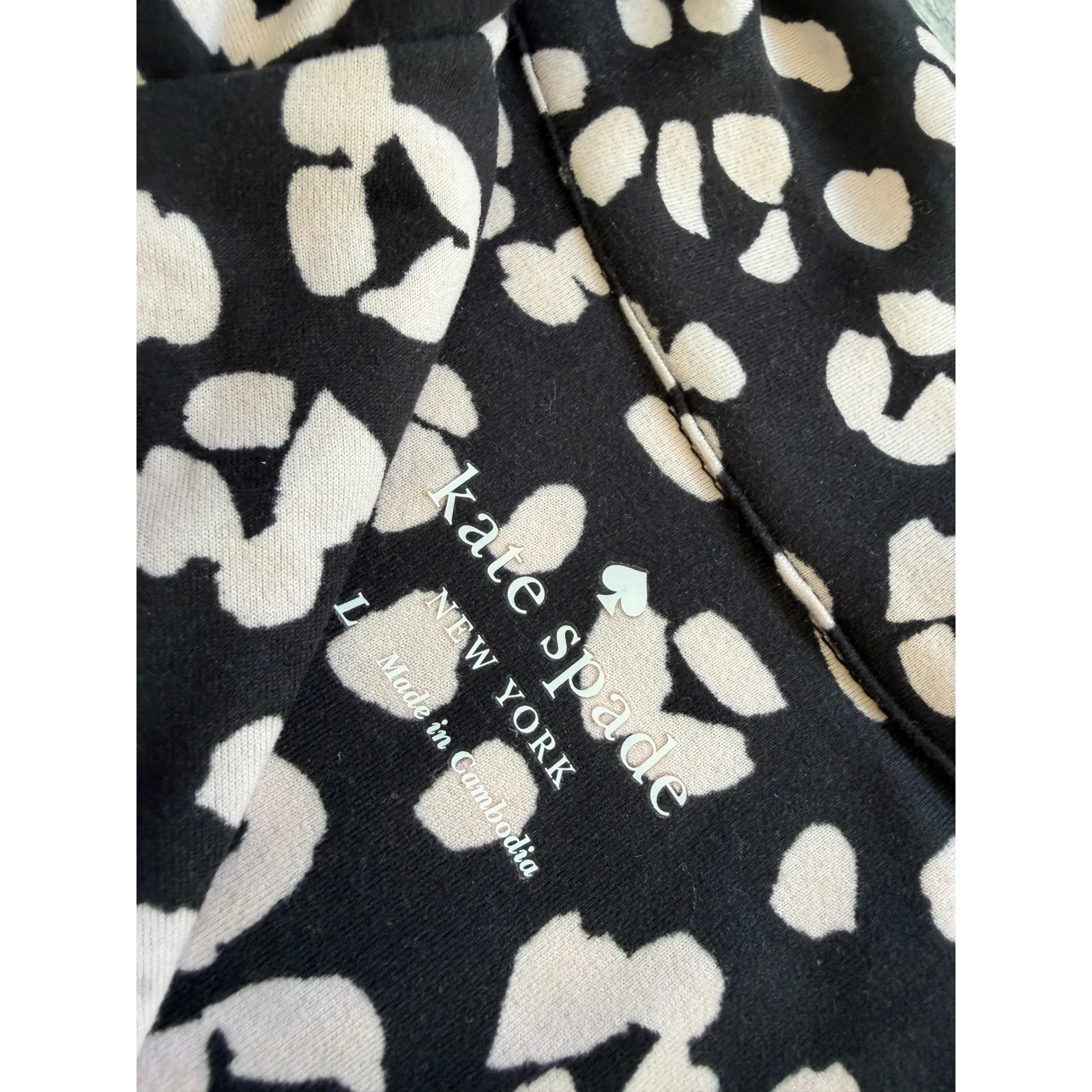 Kate Spade Pajama Set Large 2 pc New York Leopard Long Sleeve Lounge Top Pants Black - Image 9