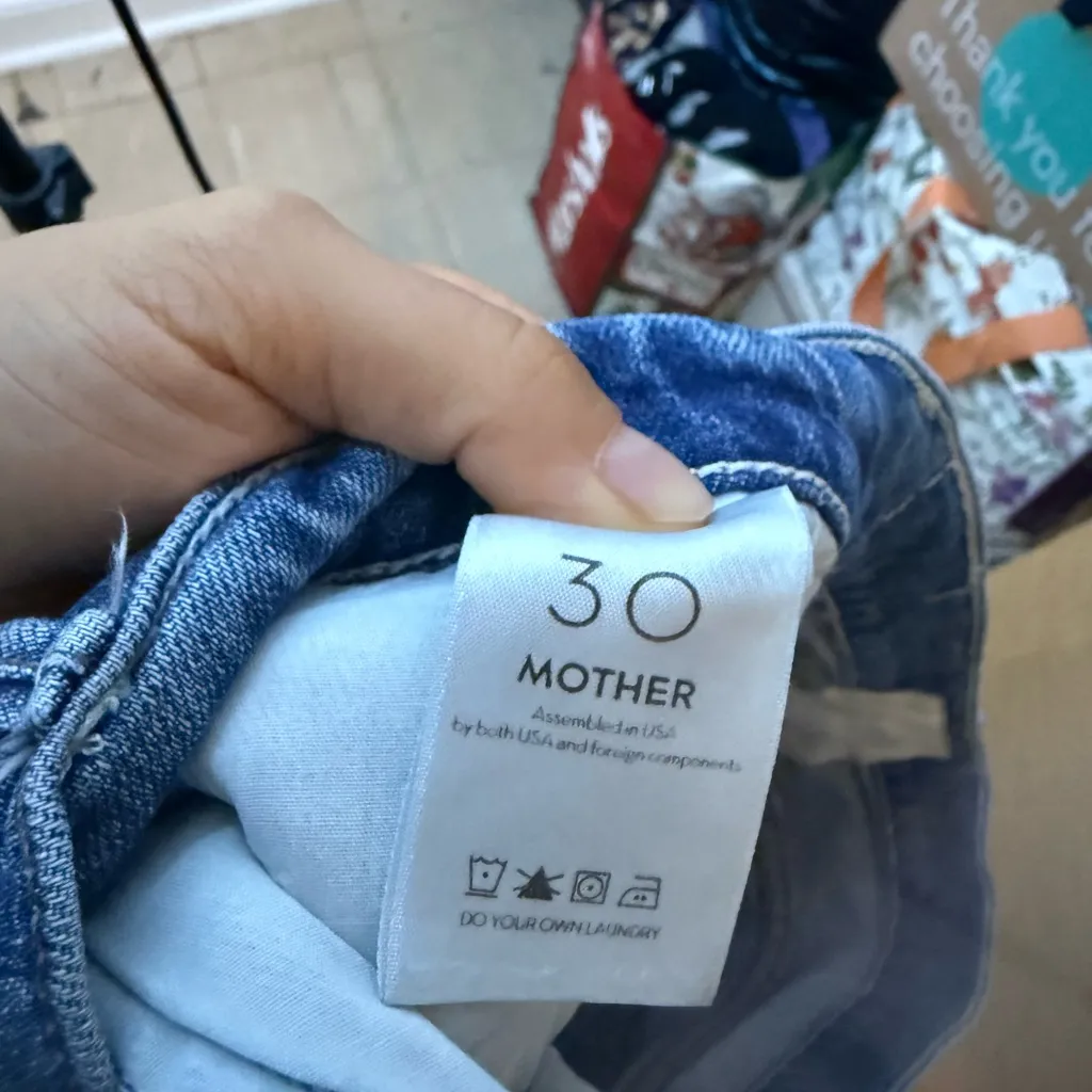 Mother Dutchie Fray Running With Scissors Denim Shorts Blue Size 30 - Image 4