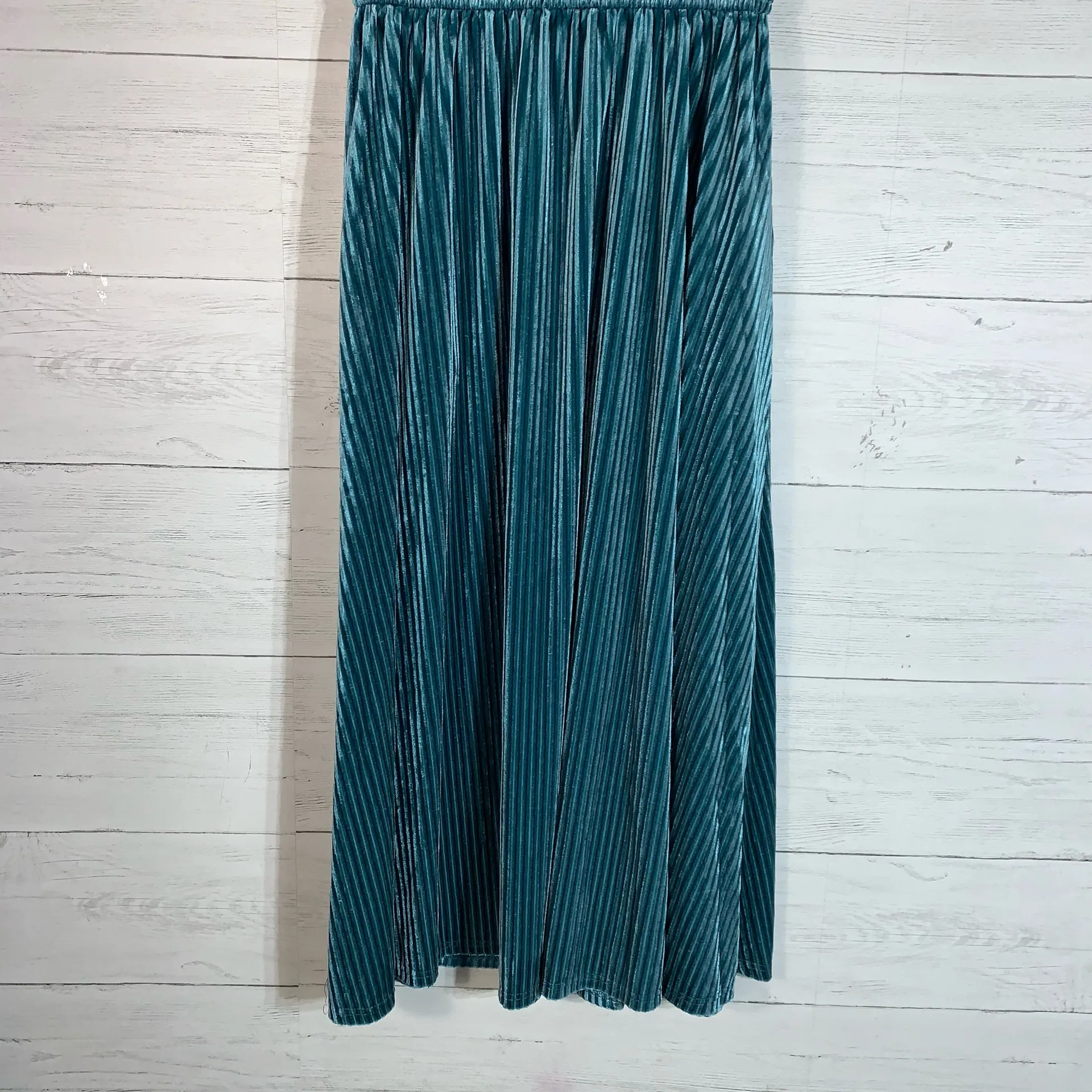 Merokeety blue teal velvet midi dress size M ruffle sleeve V Neck stretchy - Image 6
