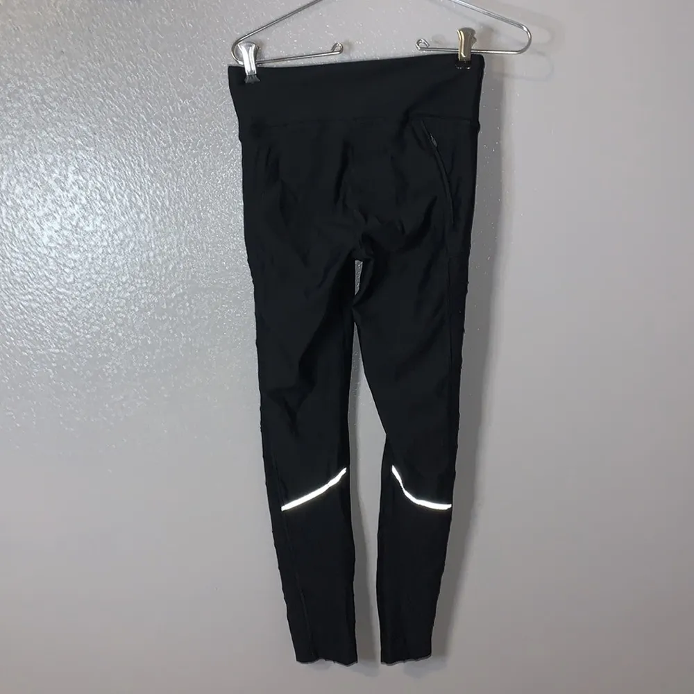 Under Armour black compression heat gear athletic leggings - Image 5