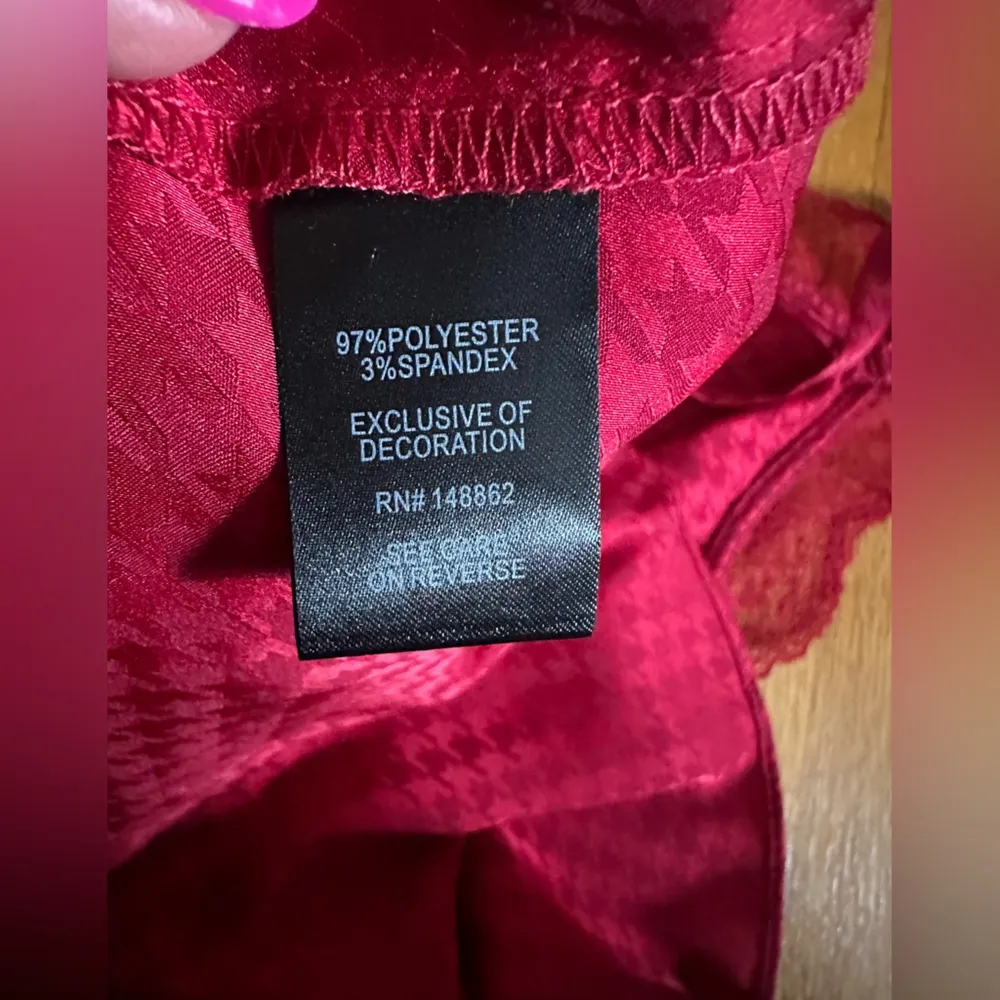 Torrid Red Houndstooth Lace Trimmed Slip Top, Size 2(X) - Image 3