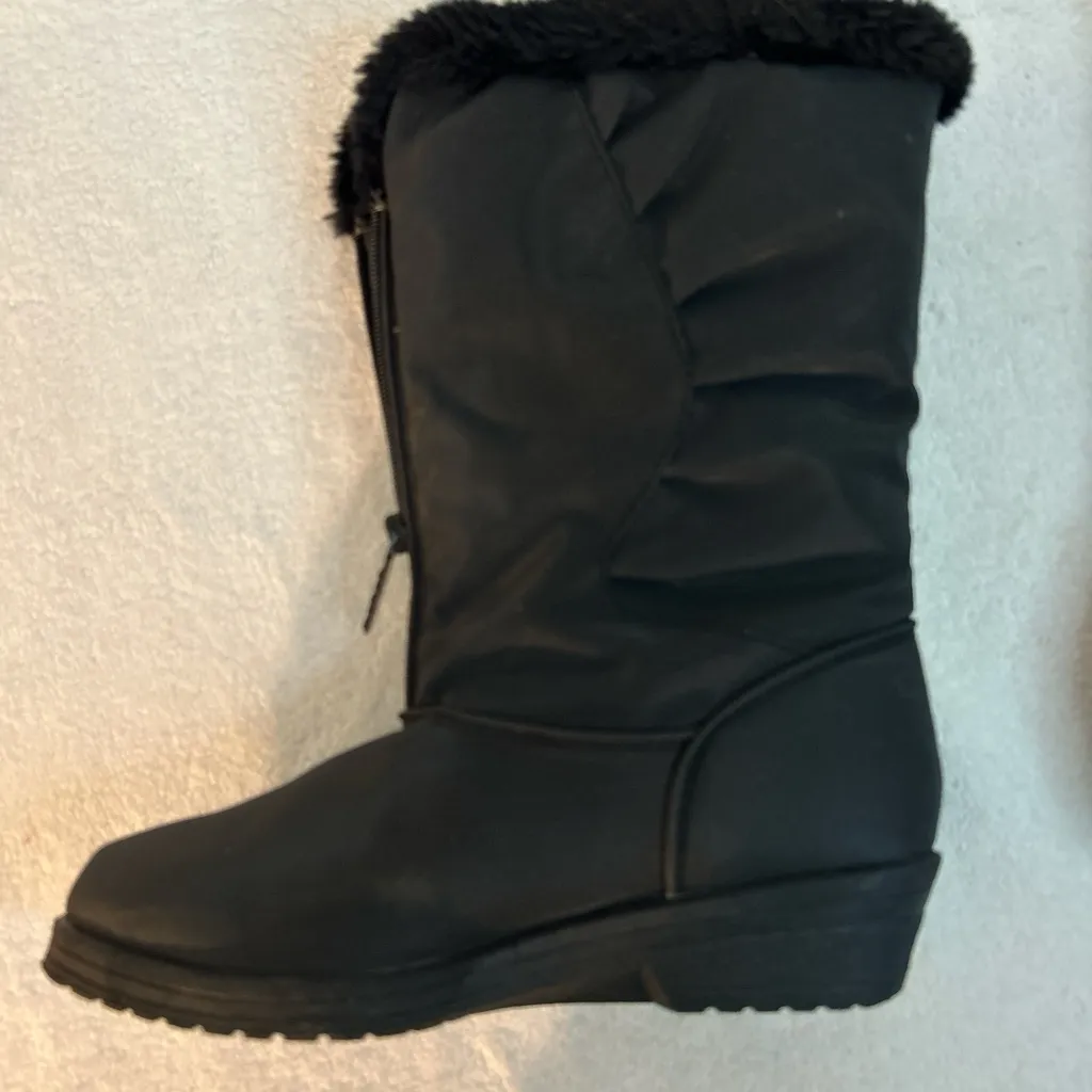 Totes Women’s Winter Boots – Size 7W Black - Image 6