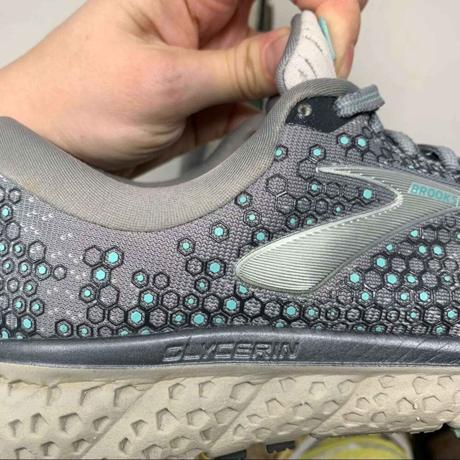 Brooks Glycerin 17 Women’s Athletic Shoe Grey Aqua Size 7 - Image 10