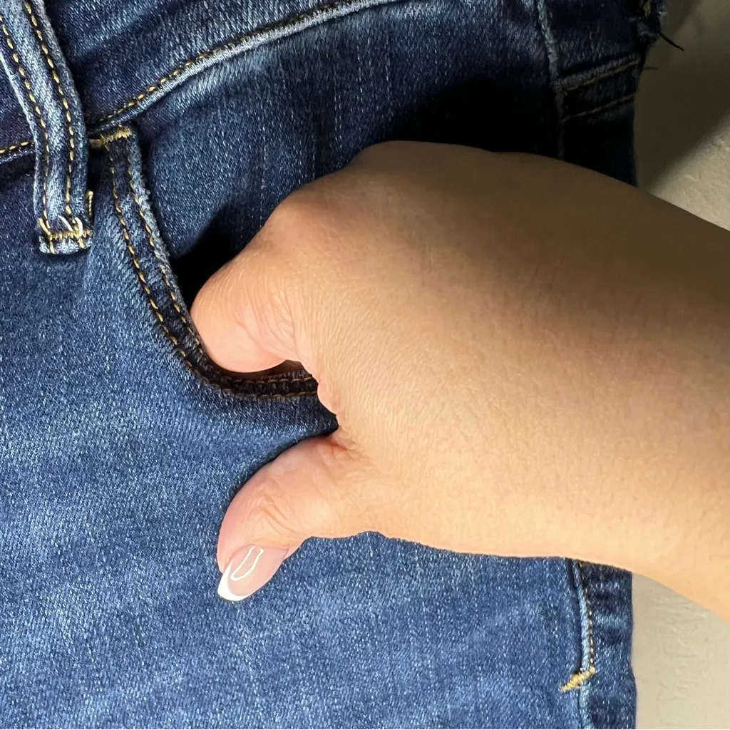 Anthropologie  Script Raw Hem Cropped Denim Jeans - Image 9