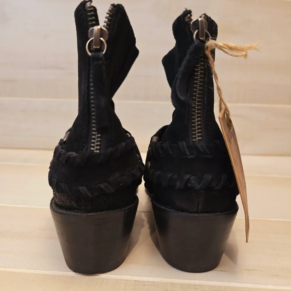 {6} NWT Vintage 7 Alameda Black Suede Western Buckle Ankle Booties - Image 8