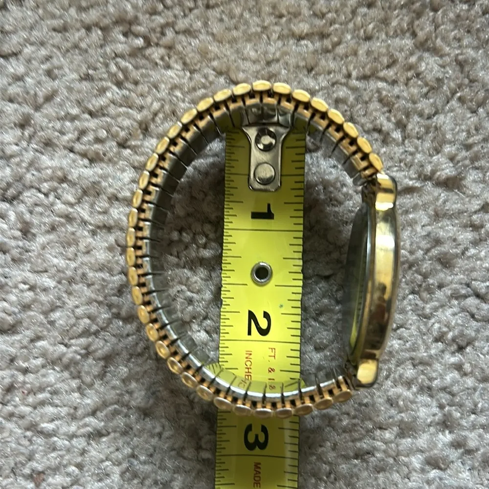 Women’s vintage gold tone quartz bracelet‎ watch one size stretches - Image 8