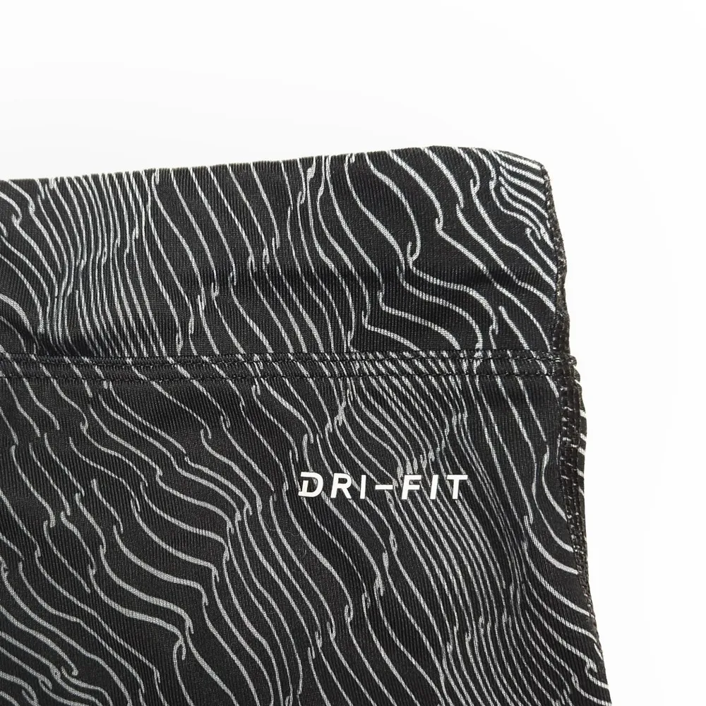 Nike Power Essential Crop Tight - Image 5