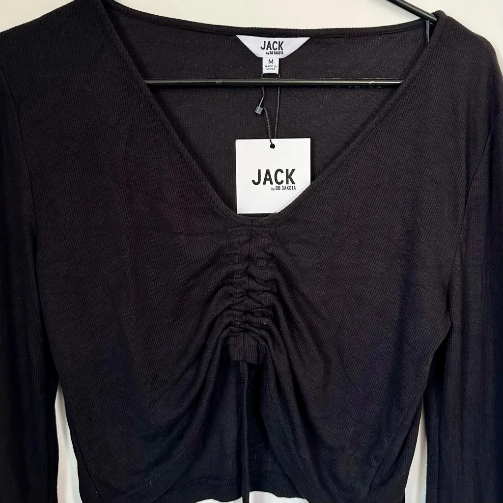 NWT Jack by BB Dakota Leia Black Flounce Sleeve Crop Top - Size: Medium - Image 4