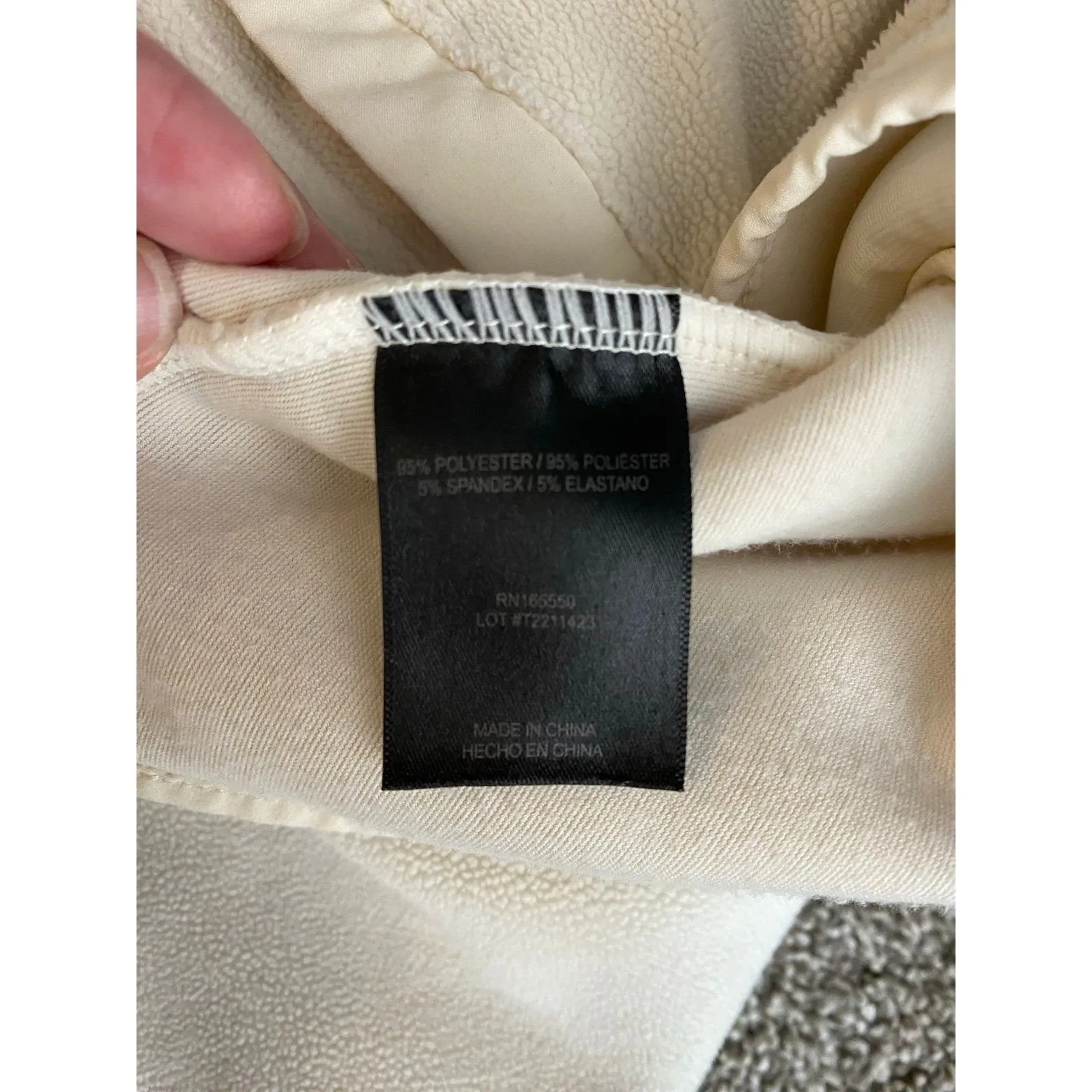 32 Degrees Heat Women’s Cream Fleece Pullover Size M - Image 5