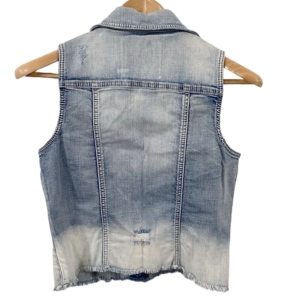 New Silver Jeans dip dye distressed light wash denim vest with fringe hem sz M - Image 3