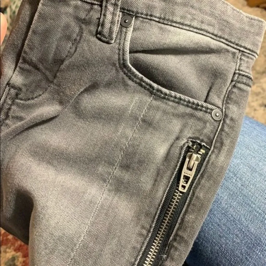 Blank NYC Patchwork Skinny Jeans Size 26 Washed Gray Zipper Detail Fray Hem - Image 5