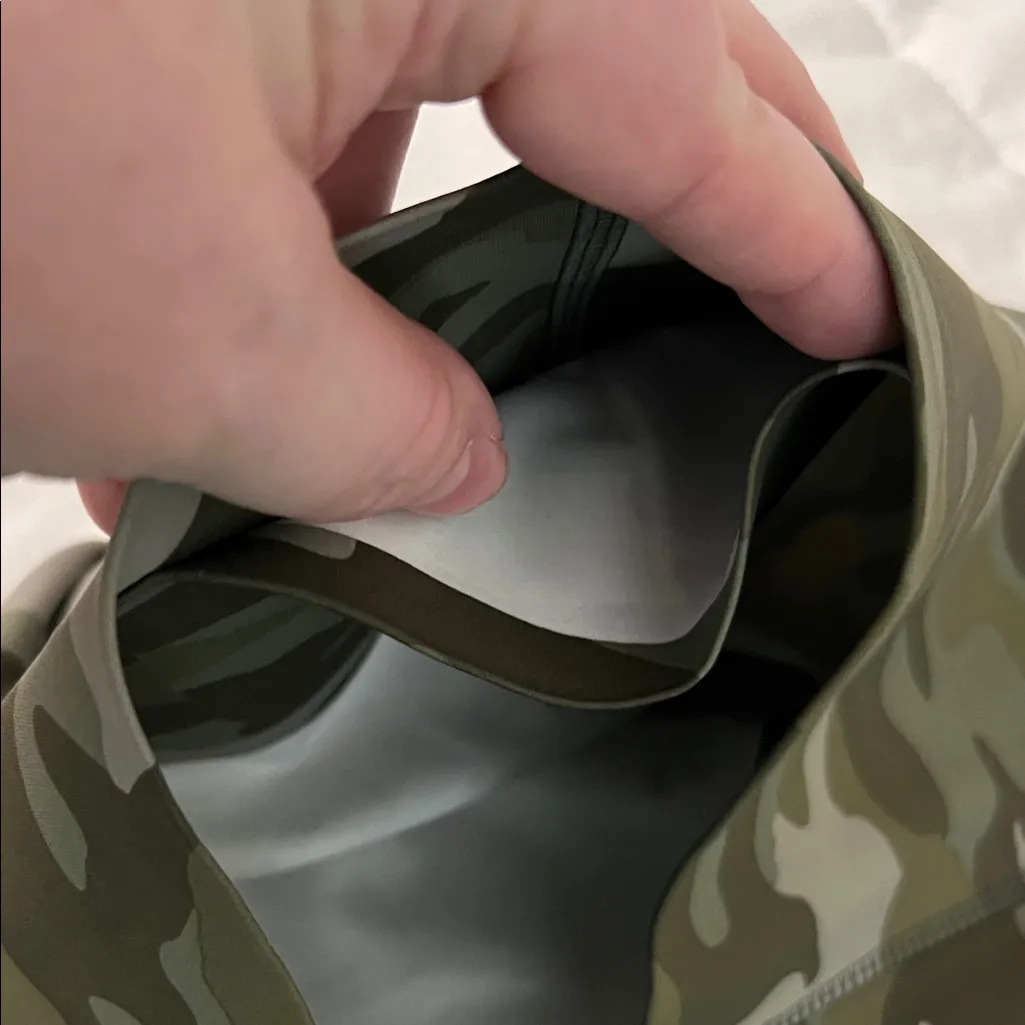 PINK Victoria's Secret Active Green Camouflage Leggings Size Small - Image 8