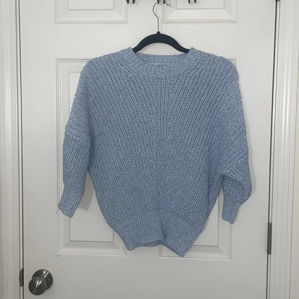 BANANA REPUBLIC COTTON CROPPED DOLMAN SWEATER Poolside View Dusty Blue NWOT - Image 4