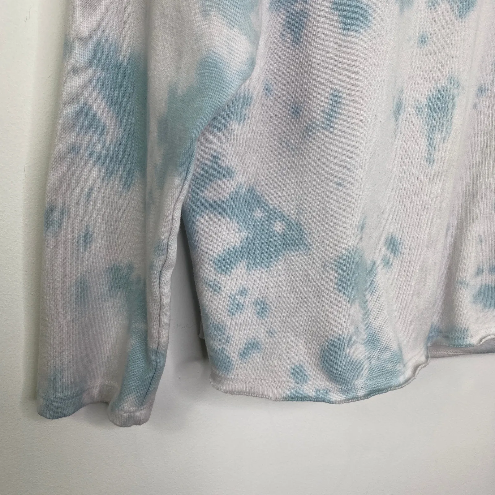Sundry x Soul Cycle White Blue Tie Dye Long Sleeve Hoodie Women's Size Small S - Image 3
